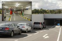 O čtyři vteřiny rychlejší! Místo rozvoje parkovišť chce Praha zkracovat proces parkování
