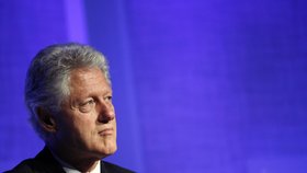 Bill Clinton údajně obtěžoval čtyři ženy.