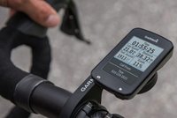 Nový počítač pro cyklisty vám na displeji ukáže, kde zrovna šlapou vaši kamarádi