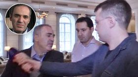 Garri Kasparov napadl novináře.