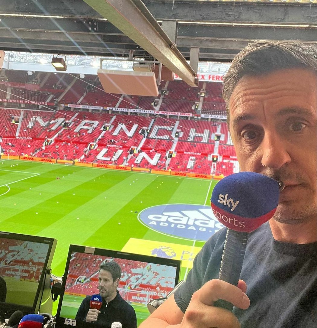 Gary Neville působí jako fotbaloví expert u Sky Sports.