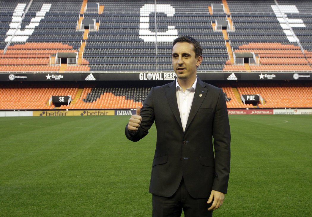 Gary Neville se poprvé představí v roli hlavního trenéra, vybral si Valencii