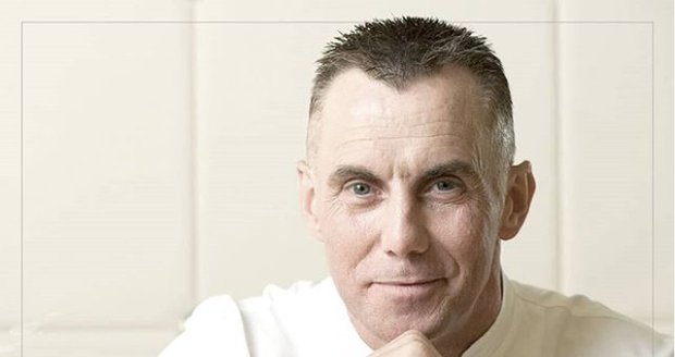 Zemřel známý šéfkuchař Gary Rhodes