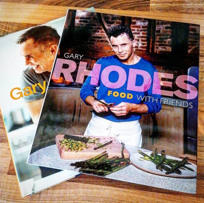 Zemřel známý šéfkuchař Gary Rhodes