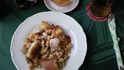 9.2. – Jan Kára: Po tom, co mi dneska v restauraci u Kotherů (kousek od které bydlím a proto se mi nechtělo chodit v tom sněhu daleko) přinesli na stůl \\\"Císařský trhanec\\\" s broskvovým a jahodovým kompotem, jsem si říkal, že to dneska bude zase celkem vtipná fotka. Trhanec vypadá asi jako koláč vysypaný do talíře a politý jahodovým pyré... Každopádně chutnalo to dobře a tak dávám 6 bodů z 10ti. Cena 59,- za trhanec a kompot. 9.2. – Jan Kára: Po tom, co mi dneska v restauraci u Kotherů (kousek od které bydlím a proto se mi nechtělo chodit v tom sněhu daleko) přinesli na stůl \\\"Císařský trhanec\\\" s broskvovým a jahodovým kompotem, jsem si říkal, že to dneska bude zase celkem vtipná fotka. Trhanec vypadá asi jako koláč vysypaný do talíře a politý jahodovým pyré... Každopádně chutnalo to dobře a tak dávám 6 bodů z 10ti. Cena 59,- za trhanec a kompot.