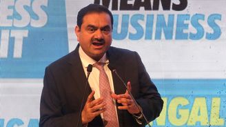 Indická Adani Group ztratila po obviněních z podvodů přes bilion korun ze své hodnoty