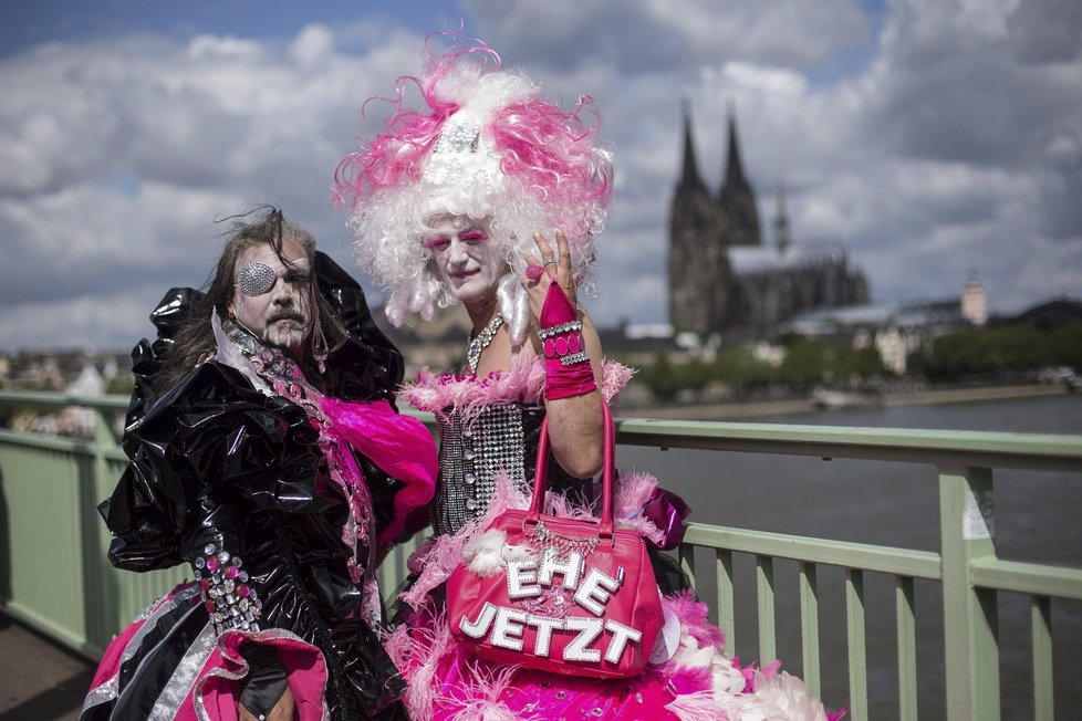 Gay Pride v německém Kolíně se zúčastnilo 950 tisíc lidí.