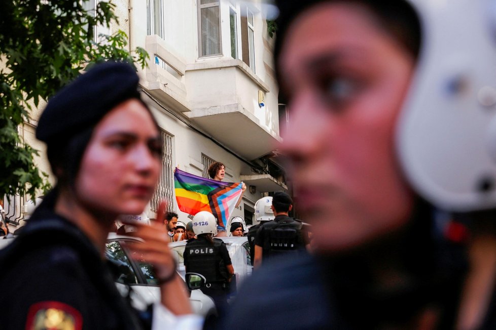 Zátah proti pochodu gay pride v Turecku (26.6.2022)