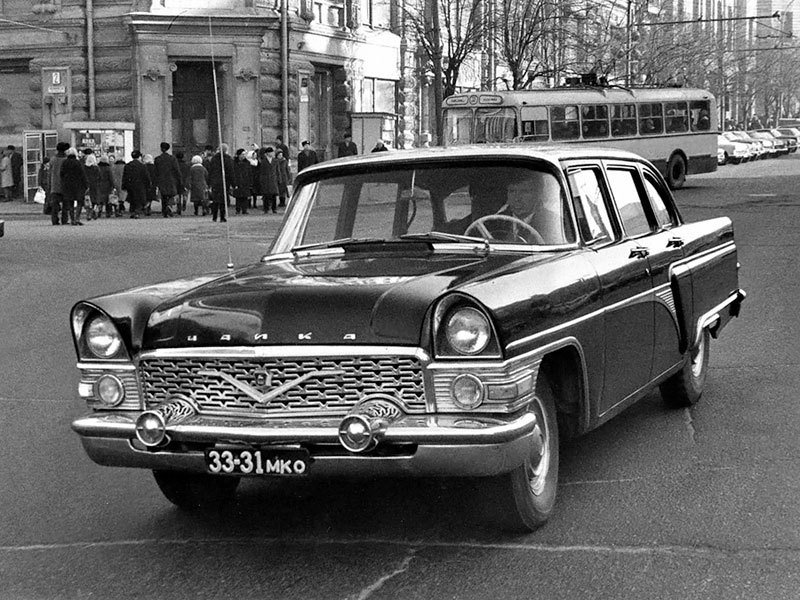 GAZ-13 (Čajka) (1959)