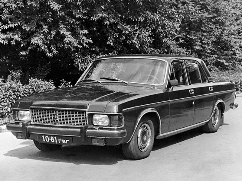 GAZ-31011 (1979)