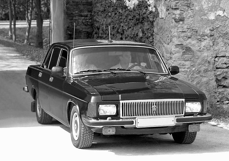 GAZ-31013 Volha (1985)