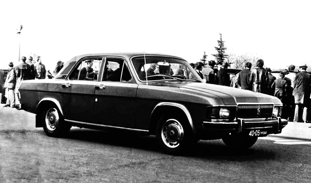 GAZ-3102 Volha (1976)