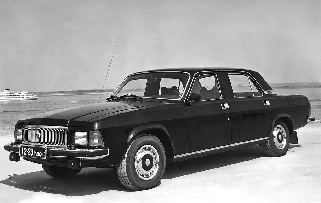 GAZ-3102 Volha (1976)