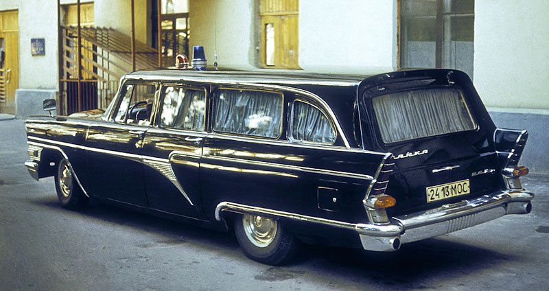 GAZ 13 C Čajka