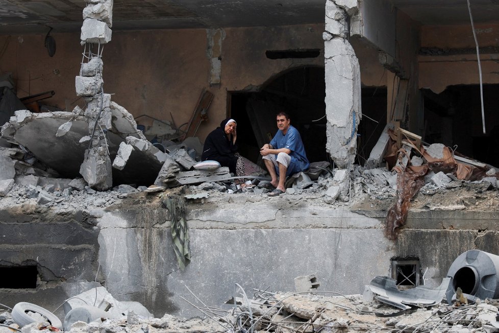Obytná budova ve městě Gaza zničená izraelským bombardováním (10. 10. 2023).