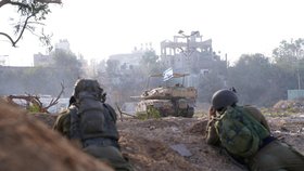 Izraelští vojáci při pozemní operaci v Gaze (9. 11. 2023)
