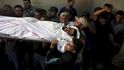 Izraelští vojáci zabili 58 Palestinců, včetně osmiměsíční holčičky. 