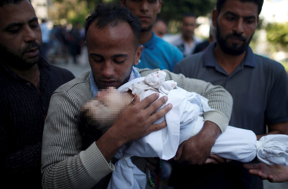 Pohřeb osmiměsíční Lajly Ghandúrové, která se stala jednou z obětí palestinských protestů v Pásmu Gazy.