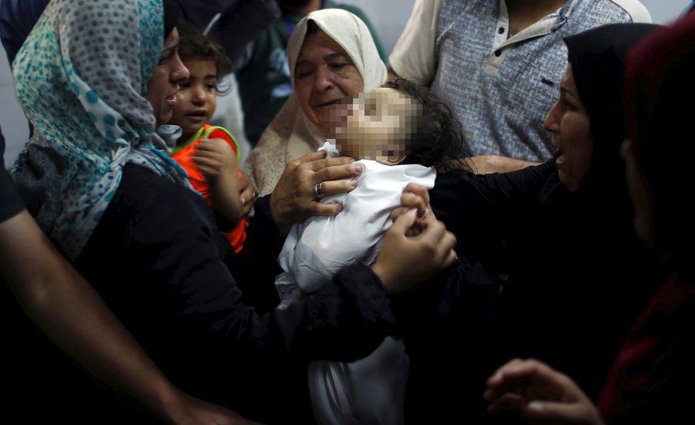 Pohřeb osmiměsíční Lajly Ghandúrové, která se stala jednou z obětí palestinských protestů v Pásmu Gazy.