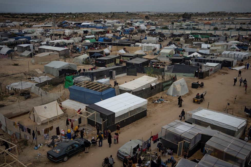 Uprchlíci v údajně bezpečné zóně Al-Mavásí (7. 12. 2023).