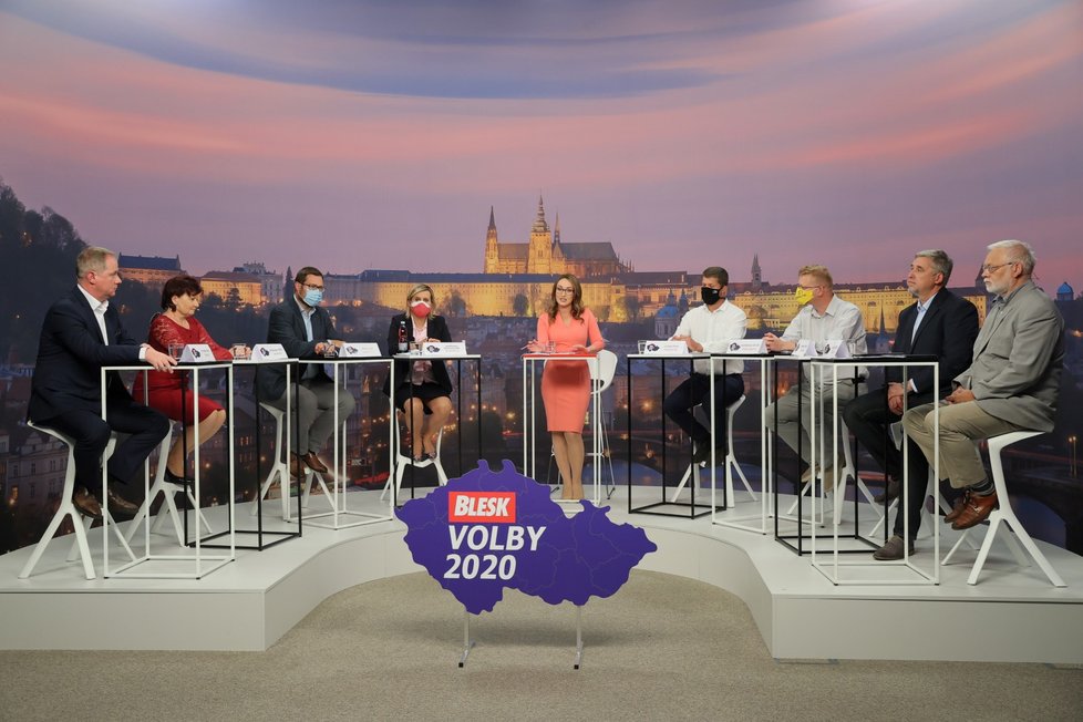 Debata Blesku o školství: Zleva Petr Gazdík (STAN), Alena Nohavová (KSČM), Jiří Nantl (ODS), Jana Mračková Vildumetzová (ANO), moderátorka Sabina Dračková, Jiří Snížek (Piráti), Pavel Bělobrádek (KDU-ČSL), Pavel Klíma (TOP 09) a Josef Jadrný (ČSSD) (17. 9. 2020)