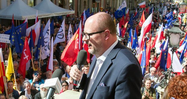 Pawel Adamowicz (†53) byl oblíbeným primátorem a obyvatelé Gdaňsku mu do poslední chvíle vyjadřovali podporu.