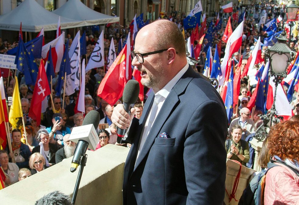 Pawel Adamowicz (†53) byl oblíbeným primátorem a obyvatelé Gdaňsku mu do poslední chvíle vyjadřovali podporu.