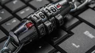 Analytik upozornil na dosud největší únik e-mailů a hesel 
