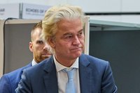 Bojovník proti migraci Geert Wilders oslabil. V napínavém souboji ale pořád může vyhrát