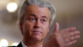 Tvrdý kritik islámu a EU, Geert Wilders, vede dva měsíce před volbami v Nizozemsku 