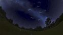 Meteorický roj Geminid, který je aktuálně pozorovatelný na obloze