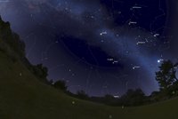 Nádhera na obloze: Kolem Vánoc uvidíme meteorický roj Geminid i svítivý útvar hvězd