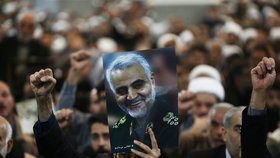 Íránci si stále připomínají generála Solejmáního, kterého zabil americký dron (9. 2. 2020).