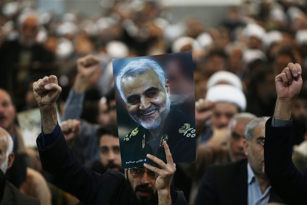 Íránci si stále připomínají generála Solejmáního, kterého zabil americký dron (9. 2. 2020).