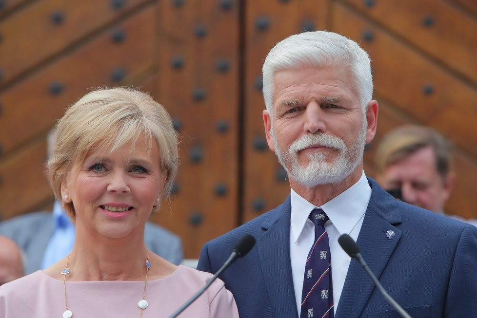 Generál Petr Pavel s manželkou Evou na zahájení prezidentské kampaně (6. 9. 2022)