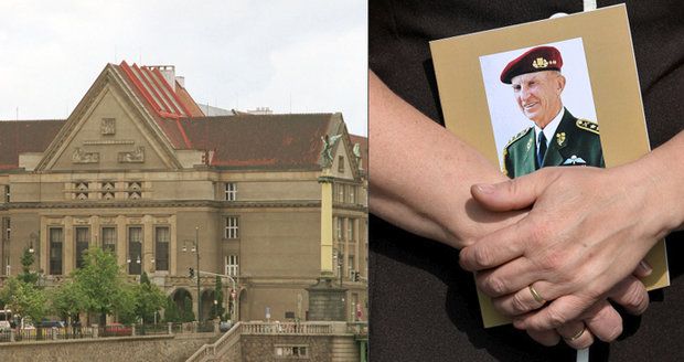 Studenti Právnické fakulty Univerzity Karlovy provedli rekonstrukci komunistického vykonstruovaného procesu s generálem Sedláčkem.