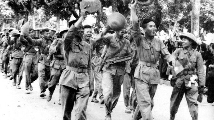 Generál Giap ukončil invazí do Kambodže khmérskou genocidu, ale poštval proti sobě Čínu