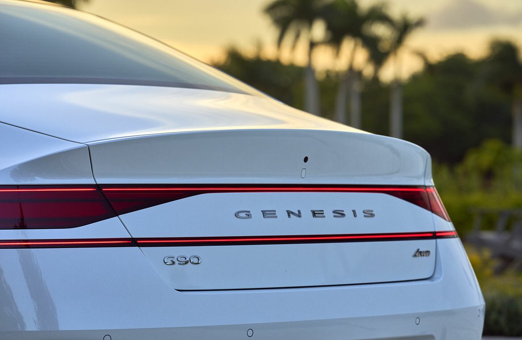 Genesis G90