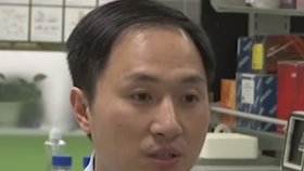 Profesor He Jiankui v Číně provedl genetickou změnu dvojčatům