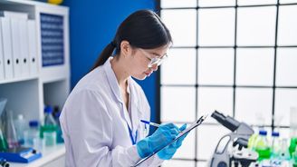 Brusel dohání Čínu a USA, pomalu otevírá dveře genetické úpravě rostlin kvůli změně klimatu Brusel dohání Čínu a USA, pomalu otevírá dveře genetické úpravě rostlin kvůli změně klimatu