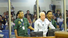 Někdejší premiér Kambodži Khieu Samphan byl odsouzen na doživotí za genocidu. Byl jedním z lídrů Rudých Khmerů (16. 11. 2018)
