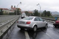Nehoda zastavila dopravu mezi Jihlavou a Znojmem