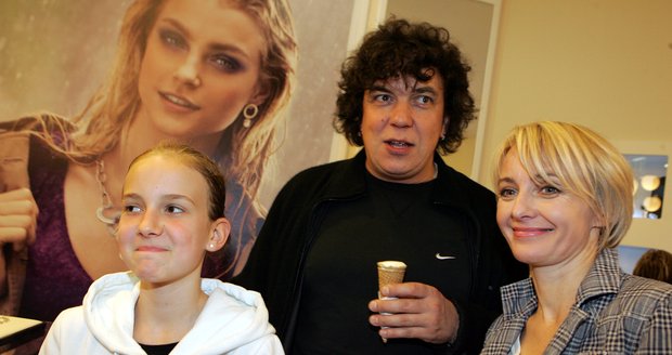 Richard Genzer s dcerou Viktorkou a Veronikou Žilkovou
