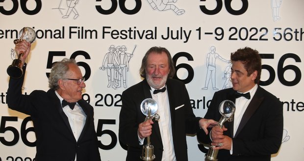Slavnostní zakončení KVIFF 2022 - Bolek Polívka, Geoffrey Rush a Benicio del Toro