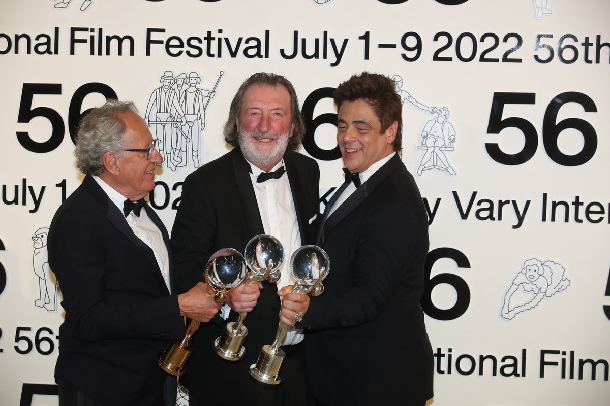 Slavnostní zakončení KVIFF 2022 - Bolek Polívka, Geoffrey Rush a Benicio del Toro
