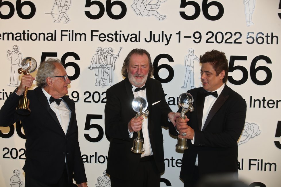 Slavnostní zakončení KVIFF 2022 - Bolek Polívka, Geoffrey Rush a Benicio del Toro