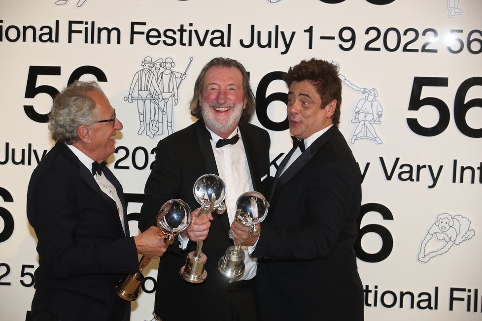 Slavnostní zakončení KVIFF 2022 - Bolek Polívka, Geoffrey Rush a Benicio del Toro