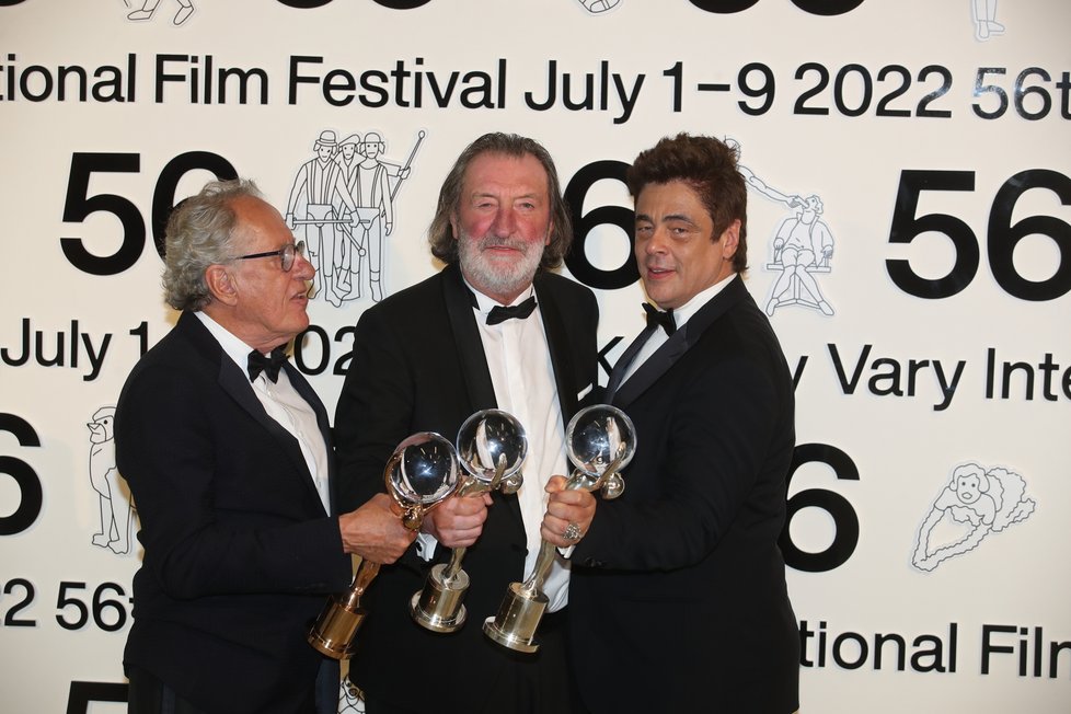 Slavnostní zakončení KVIFF 2022 - Bolek Polívka, Geoffrey Rush a Benicio del Toro