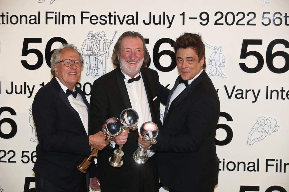 Slavnostní zakončení KVIFF 2022 - Bolek Polívka, Geoffrey Rush a Benicio del Toro