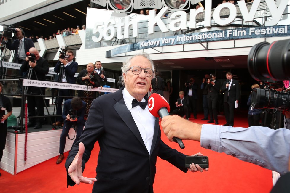 Geoffrey Rush v závěru KVIFF 2022